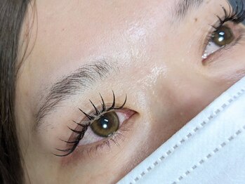 リオーラ(Liola)の写真/お好みに合わせた似合わせデザインが得意★目の形や生えグセを見極めあなたの魅力を最大限に引き出します♪