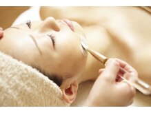 エステティックサロン プリマドール(prima doll)/フェイシャルEPP-||　－クリア－