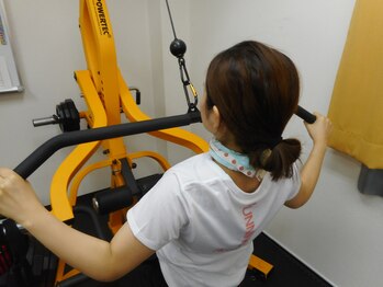 リボーン(RE-BONE)/RE-BONE。筋トレ女子