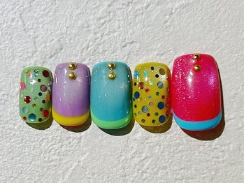 ネイルビート(NAIL BEAT)/カラフル原色ネイル