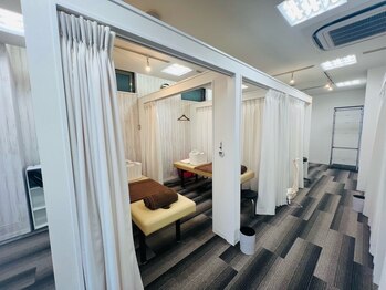 キュアプロ 五反野店(CUREPRO)/明るい店内