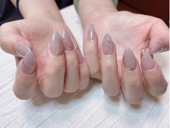 シスターネイル(Sister nail)の写真/派手なネイルができない方に◎シンプルだから差がでる、飽きない上品な指先へ♪モチの良さも人気の秘訣！