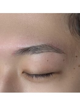 ルリアン チッタ/メンズ眉毛スタイリング