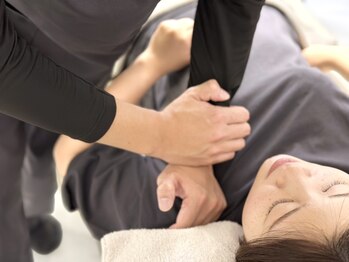 リエイド 福岡院(Re Aid.)/肩甲骨を前側から調整