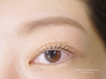 エンカシェット 代官山(En’e cachette)の写真/眉カラーでナチュラルで柔らかく☆脱色と違い金色感がない自然な色を叶える♪