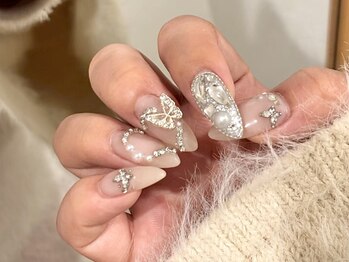 ネイルメゾン 天神店(NAIL MAISON)の写真/時間内付け放題の贅沢ネイル！アートやパーツを組み合わせて理想の指先へ◎