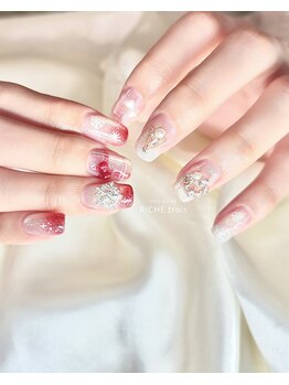 リッシュ トロワ(RICHE trois)/ガーリーな赤チェックネイル