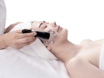 ルナカーザ(LUNACASA)の写真/【テラボーラー＆美顔筋SOSEI】小顔/たるみが気になる方に、肌土台ではなく顔土台から変える時代へ。