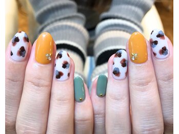 ネイルズ ララ(nails Lala)/ホワイトべっ甲。