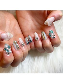 イルネイル バイ ルアナ(001..Nail by Luana.)/ビジューネイル