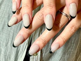 個性派モードネイルマグフレンチ