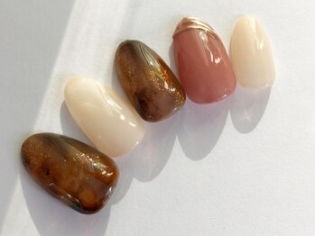 ピンクプードル 祐天寺店 PINK POODLEの写真/シンプルだからこそ細部にこだわり爪の形や長さを一人ひとりに合わせて丁寧に♪甘皮処理でネイルの持ちも◎