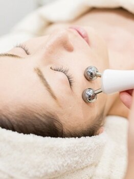 エステテックサロンラレーヌ 小山店(La Reine)の写真/【小顔☆たるみ＆ほうれい線＆エラ張りケア】小顔矯正&表情筋リフト　初回体験¥9,980