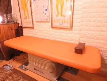 土田はり灸院/新品の電動ベッドで施術!