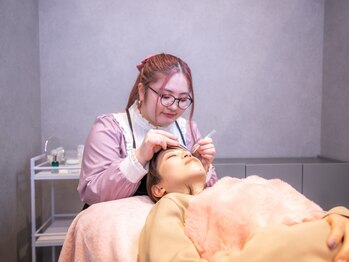 ベベバイココ 印西(BeBe bycoco 2nd)の写真/【ナチュラルだけど上品に上向きまつ毛に♪】周りと差がつくまつ毛は”BeBe by coco”にお任せください◎