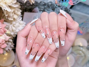 リュクス(LUXE)の写真/当日予約OK◎駅チカでアクセス抜群！爪の形が悪い、爪が短い・折れやすい…などでお悩みの方へオススメ！