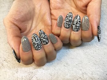 ラウト デコレーションアンドネイルサロン(Lauto Decoration&Nail Salon)/ブラックツイードネイル