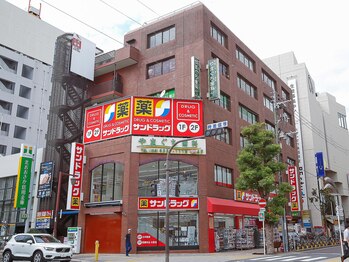 スリーピーアジト 江坂店(Sleepy AZIT)/◆目印はサンドラッグ！