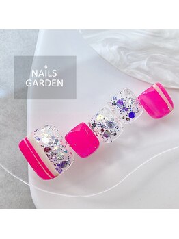 ネイルズガーデン(NAILS GARDEN)/【フット】ストライプ×キラキラ