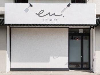 エム(eM.)/外観