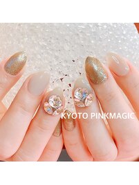 キラキラビジューネイル