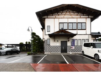 月のこころ 山形北店/駐車場