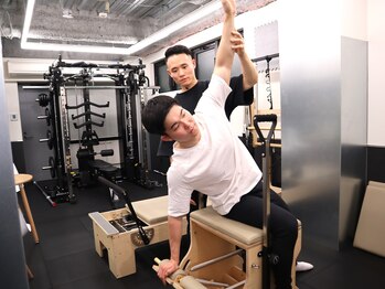 W2 馬車道/男性のピラティスも大歓迎です!