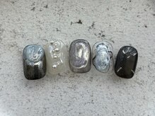 アオフクオカ(ao. Fukuoka)/モノトーン癖ネイル