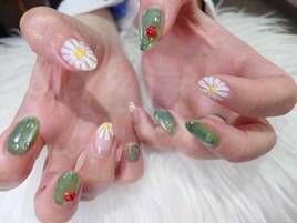 てんとう虫ネイル