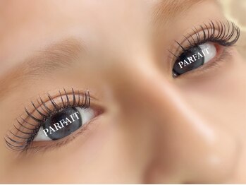 パルフェ 上前津店(PARFAIT)の写真/どんなデザインが自分に似合うかわからない方におすすめ◇ フラットラッシュ120本で大人の女性の魅力をUP！