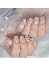 リッシュ トロワ(RICHE trois)/血色感チークネイル