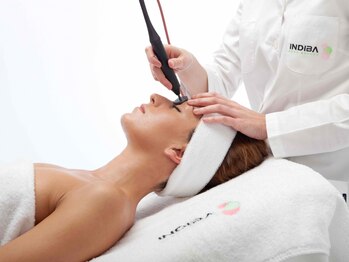 まえざわカイロプラクティック みかさ整体院の写真/インディバで深部から温め、お顔のバランスを整えます。あご下もスッキリ引き締まった印象へ！