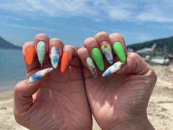 ソロルル ネイル(Sororuru Nail)/蛍光ネイル パンジー