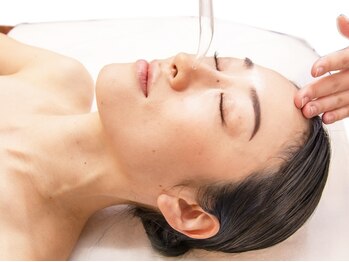 アジアートフェイス(agiato face)の写真/《完全個室☆》シェービングはお肌表面の産毛と古い角質を取り除くので、化粧水や美容液もグングン浸透♪