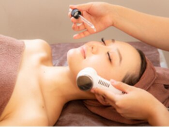 エステティック レイビス 銀座店(RAYVIS)の写真/【毛穴悩みがある方にオススメ!!】この時期に溜まりやすい角質に毛穴レスエステ+顔脱毛&シェービング付き