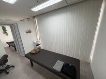 全力ストレッチ 四ツ橋堀江店の雰囲気（完全個室のお部屋完備！ご希望あれば窓全開も可能です）