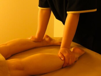 サロン モーネ(salon mane)の写真/【全身リンパドレナージュ】100分のアロマリンパマッサージとホットストーンで疲れを撃退!!