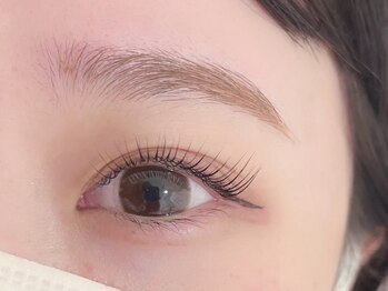 アーツ アイサロン 町田店(arts eyesalon)の写真/ナチュラルメイクにもぴったりな"さりげない華やかさ"をプラス！【まつげパーマ¥2900/パリジェンヌ¥3900】