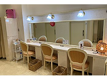 ジェイエステティック 八戸店/お帰り前は充実のメイクブースへ