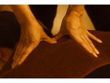 名のないサロン/指先で“芯”を捉える精密な圧