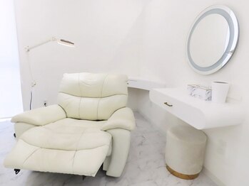 マジー リブロン(Magie le lis branc)の写真/【初めてのまつげ・眉ケア】丁寧なカウンセリングで不安を解消◎理想の目元を一緒に形にします♪