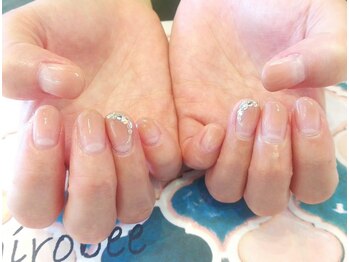 トータルサロン 白べぇーっ プラス/ヌーディーグラデーションネイル