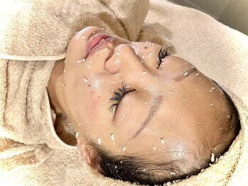 キュアフロウ 橿原店の写真/【韓国発！艶玉肌！たるみケア・毛穴悩みに】ノーファンデが実現☆
