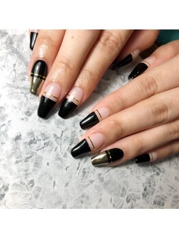 ナナズネイル 西小倉店(NANA's Nail)/ブラックとゴールド
