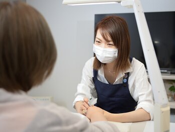 ネイリスト兼講師 &nbsp;MAKI
