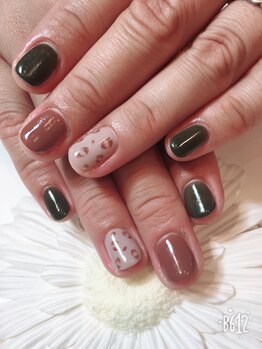 ブリノス(BLINOSS)/ヒョウ柄ネイル