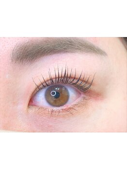 ナチュラル上品な目元にしたい