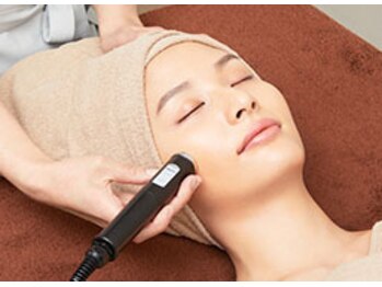 サロン ド アヴァンセ/＜エンビロン＞　超音波導入