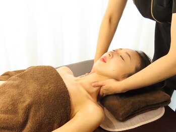 ステラ(Stella)の写真/【電荷ピーリング×小顔造顔筋膜リリース】 最先端・最短の技術でお悩み解消、自信を持てる小顔に★