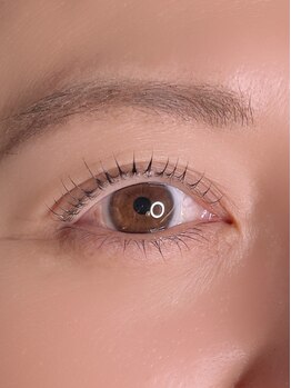 ナチュラル上品な目元にしたい